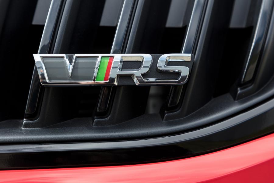 Логотип Skoda Octavia RS 2017 года  (WW) (фото 13 из 27)